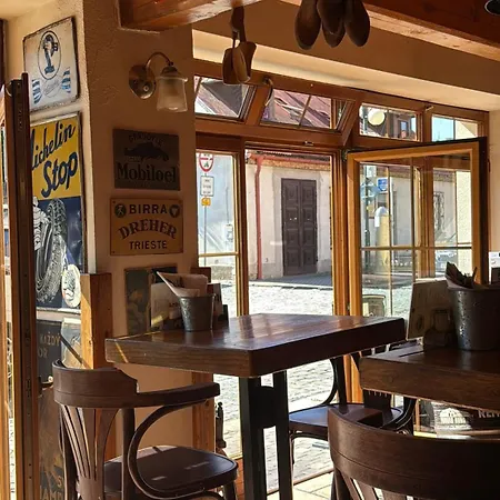 U Anny šmejdířky *